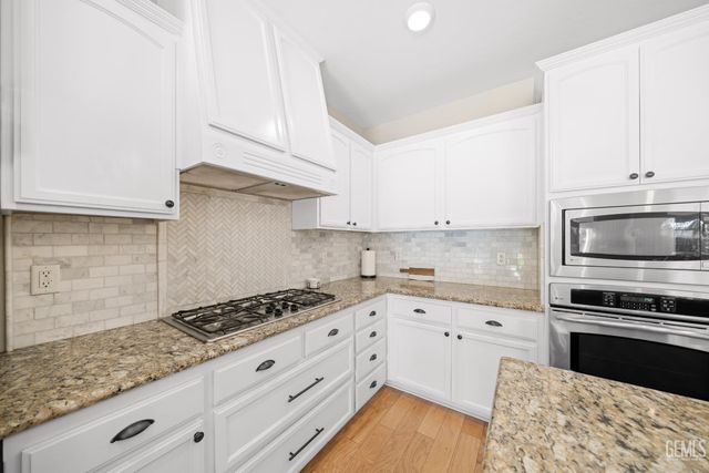 15427 Chateau Montelena Drive, Bakersfield, CA 93314