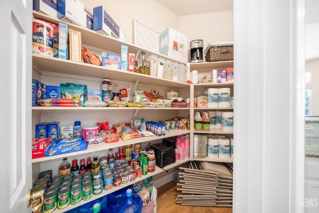 15427 Chateau Montelena Drive, Bakersfield, CA 93314