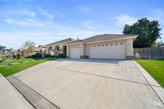 15427 Chateau Montelena Drive, Bakersfield, CA 93314