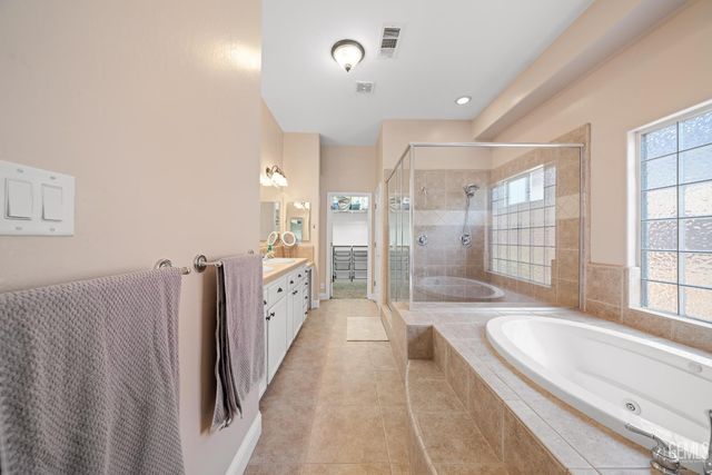 15427 Chateau Montelena Drive, Bakersfield, CA 93314