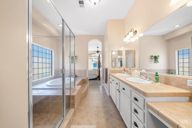 15427 Chateau Montelena Drive, Bakersfield, CA 93314