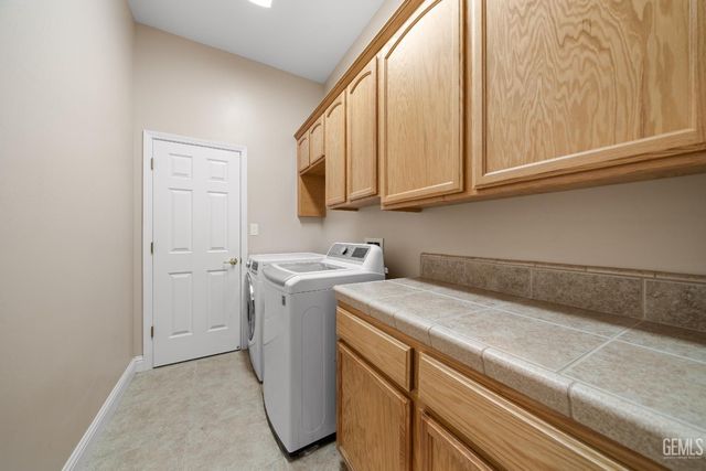 15427 Chateau Montelena Drive, Bakersfield, CA 93314