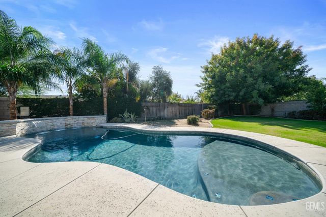 15427 Chateau Montelena Drive, Bakersfield, CA 93314