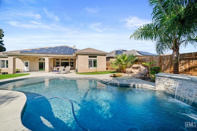 15427 Chateau Montelena Drive, Bakersfield, CA 93314