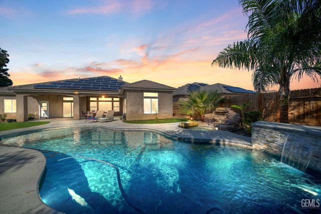 15427 Chateau Montelena Drive, Bakersfield, CA 93314