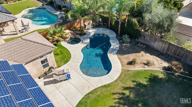 15427 Chateau Montelena Drive, Bakersfield, CA 93314