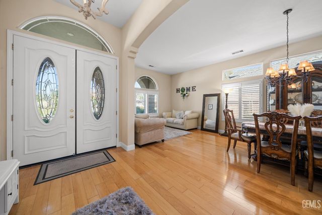 15427 Chateau Montelena Drive, Bakersfield, CA 93314