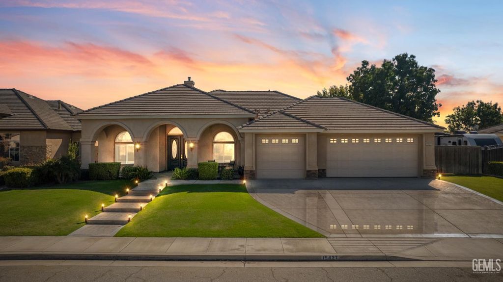 15427 Chateau Montelena Drive, Bakersfield, CA 93314