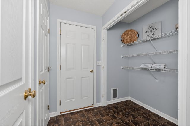 2756 Pebble Creek Way, Florence, KY 41042