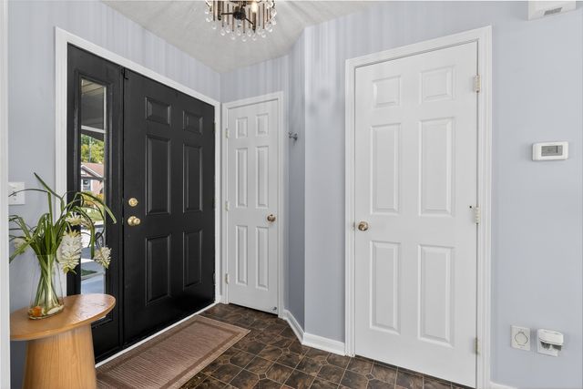 2756 Pebble Creek Way, Florence, KY 41042