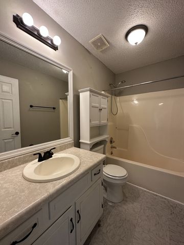 2026 Windmeade Dr, Clarksville, TN 37042