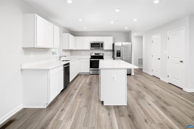 203 EVERGLADES RD, Barboursville, VA 22923