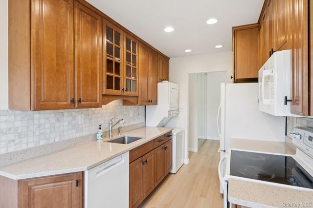 908 Drew Lane, Saint James, NY 11780