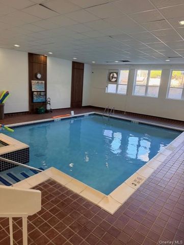 908 Drew Lane, Saint James, NY 11780