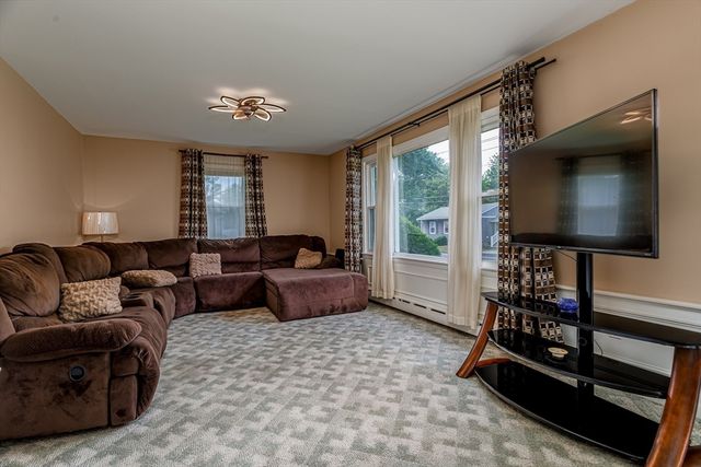 372 Franklin Rd, Fitchburg, MA 01420