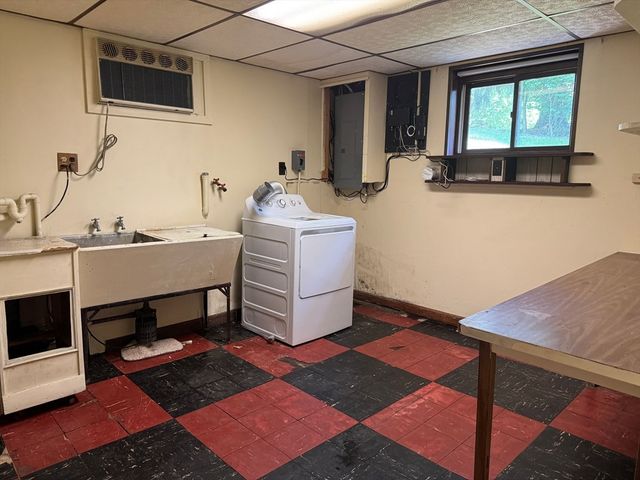 16 Buckingham Rd, Norwood, MA 02062