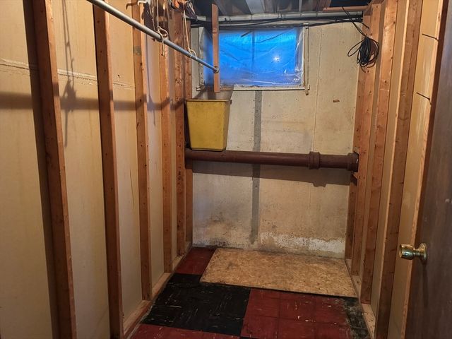 16 Buckingham Rd, Norwood, MA 02062