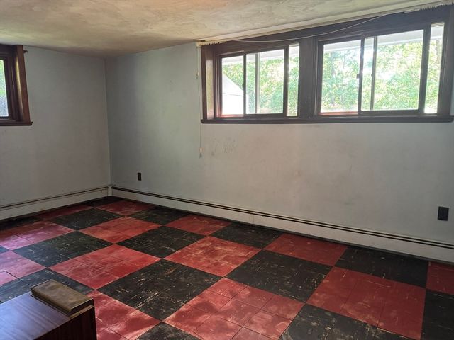 16 Buckingham Rd, Norwood, MA 02062
