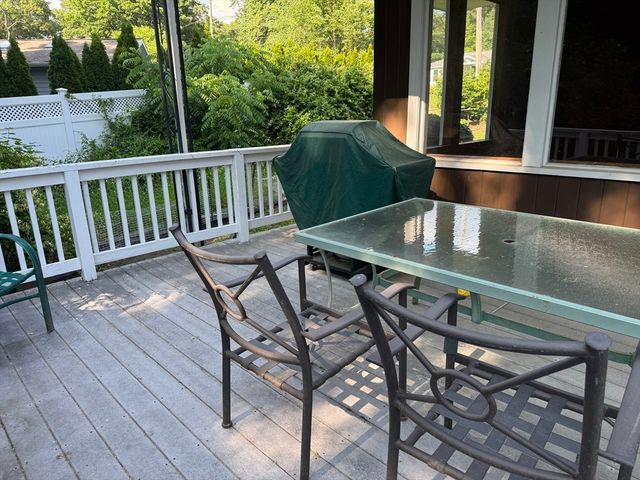 16 Buckingham Rd, Norwood, MA 02062