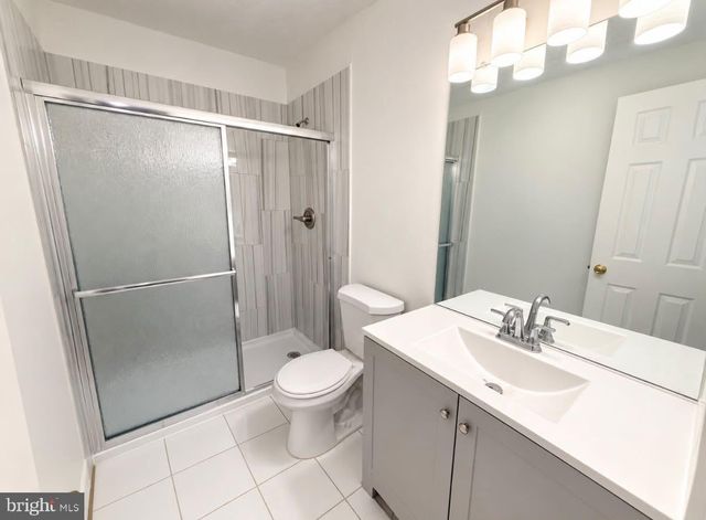 7707 WILLOW HILL DR, Landover, MD 20785