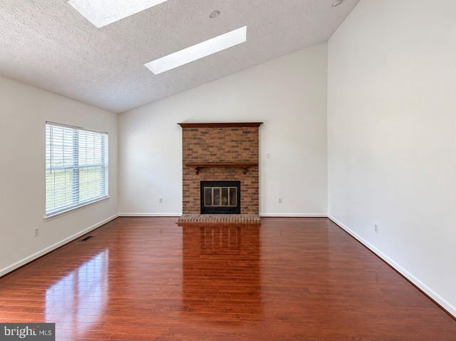 7707 WILLOW HILL DR, Landover, MD 20785