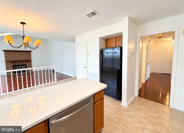 7707 WILLOW HILL DR, Landover, MD 20785