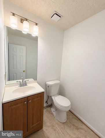 7707 WILLOW HILL DR, Landover, MD 20785