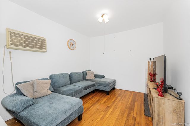 426 Calhoun Avenue, Bronx, NY 10465