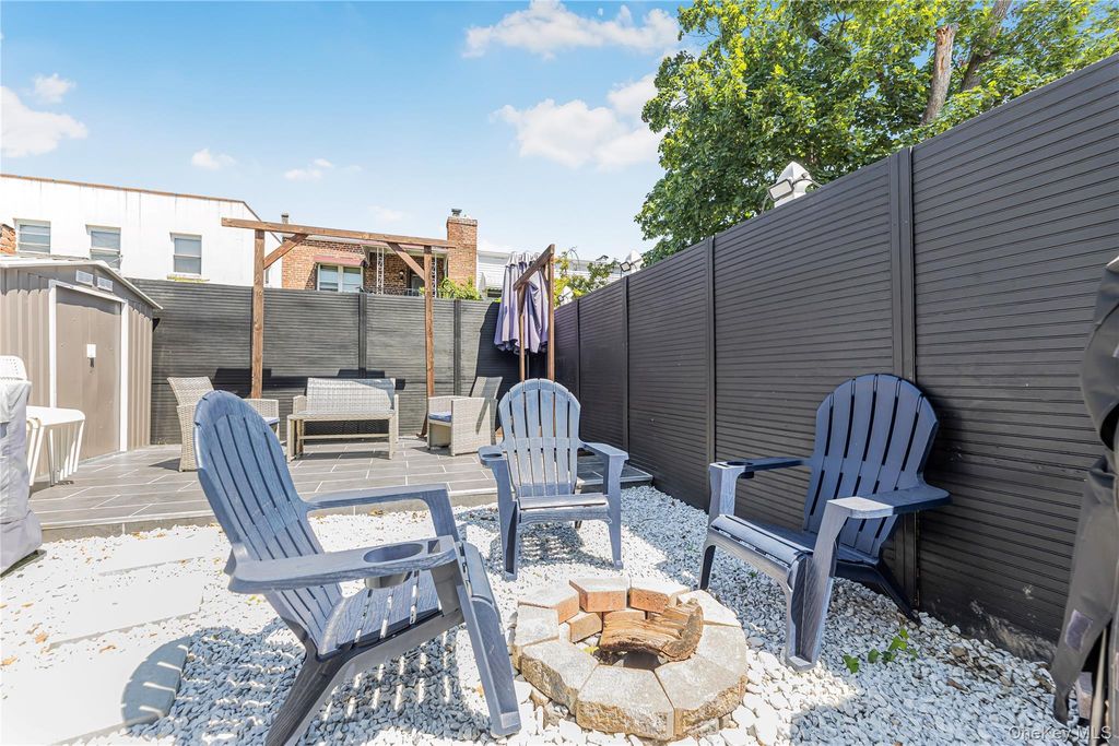 426 Calhoun Avenue, Bronx, NY 10465 — photo 3