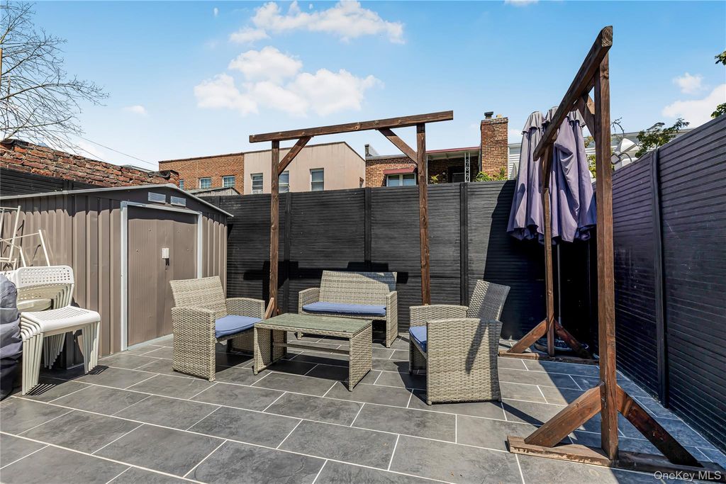 426 Calhoun Avenue, Bronx, NY 10465 — photo 4