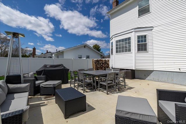 16 Loughlin Drive, Shirley, NY 11967