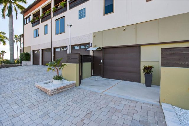 5659 SHORE BOULEVARD S, Gulfport, FL 33707