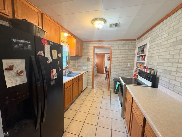 2216 Hawcreek Avenue, Columbus, IN 47201