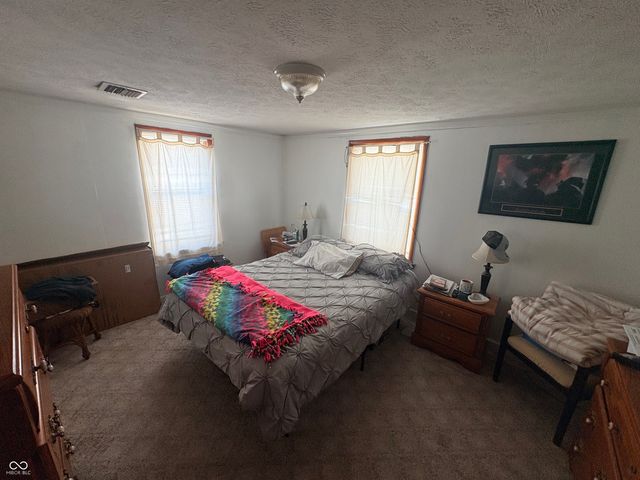 2216 Hawcreek Avenue, Columbus, IN 47201
