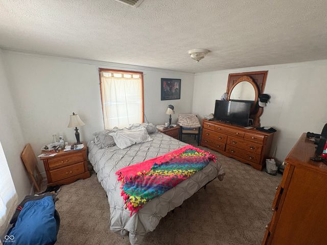 2216 Hawcreek Avenue, Columbus, IN 47201