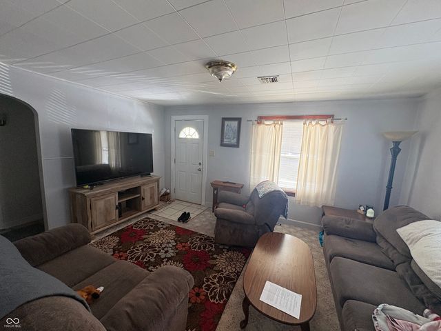 2216 Hawcreek Avenue, Columbus, IN 47201