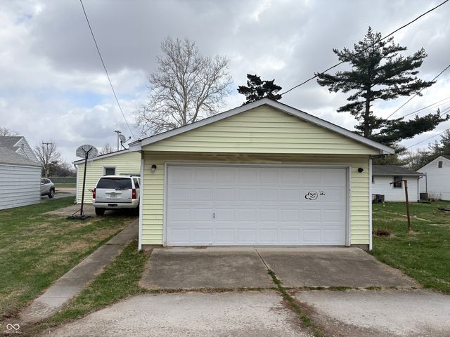 2216 Hawcreek Avenue, Columbus, IN 47201
