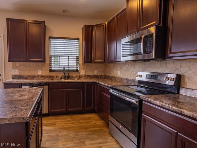 6212 Hadleigh Avenue SW, Massillon, OH 44646