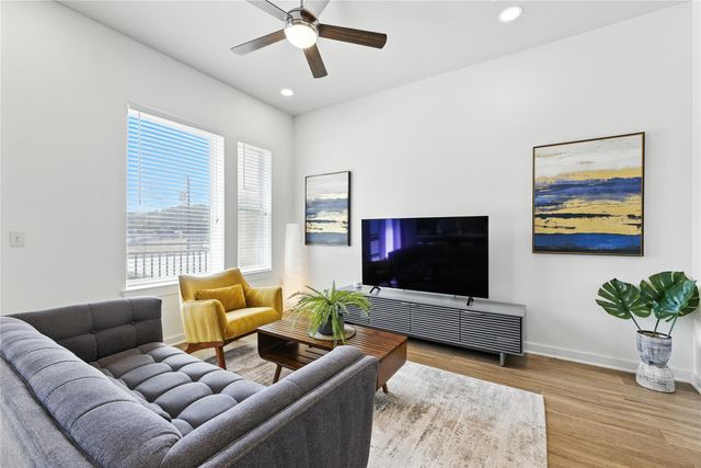 1900 Barton Springs RD 2003, Austin, TX 78704