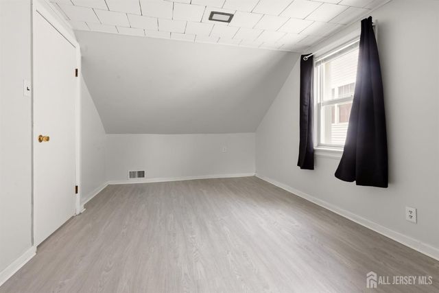 301 Central Avenue, Metuchen, NJ 08840