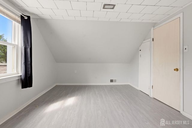 301 Central Avenue, Metuchen, NJ 08840
