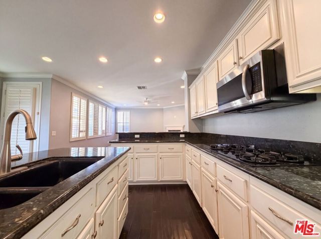 25701 Chestnut Way, Stevenson Ranch, CA 91381
