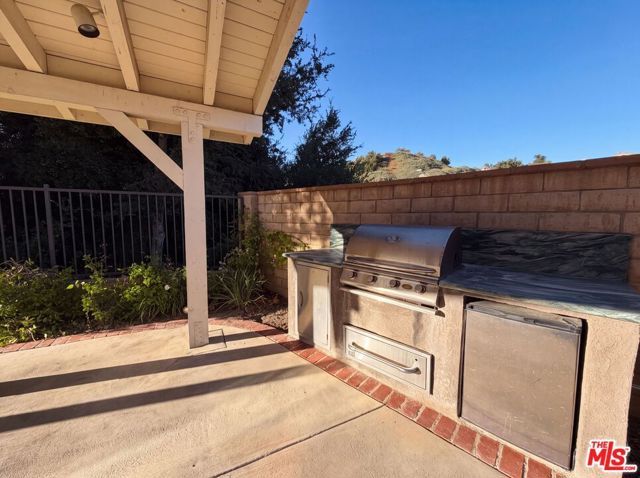 25701 Chestnut Way, Stevenson Ranch, CA 91381