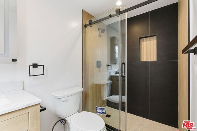 11671 Chandler Boulevard, Valley Village, CA 91601