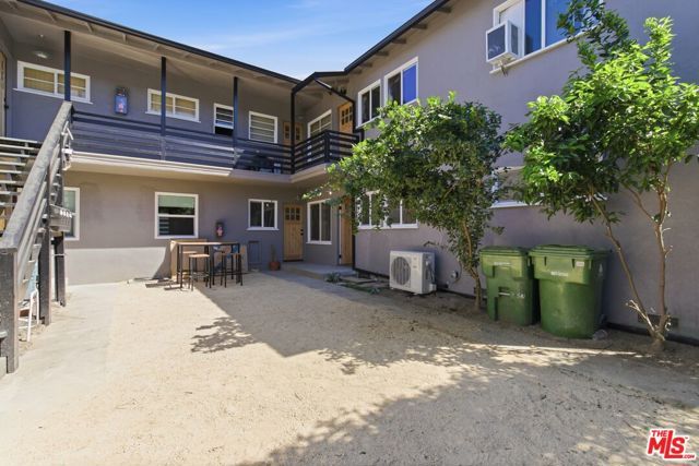 11671 Chandler Boulevard, Valley Village, CA 91601