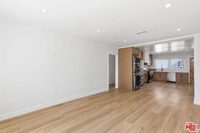 11671 Chandler Boulevard, Valley Village, CA 91601