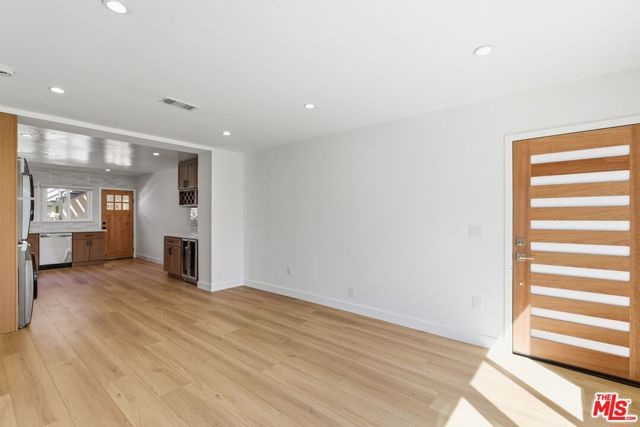 11671 Chandler Boulevard, Valley Village, CA 91601