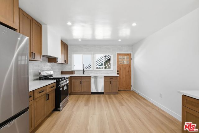 11671 Chandler Boulevard, Valley Village, CA 91601