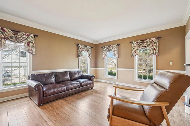 21065 Bradford LANE, Brookfield, WI 53045