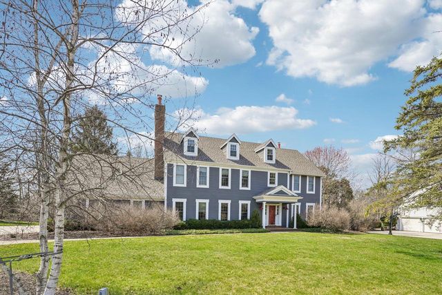21065 Bradford LANE, Brookfield, WI 53045